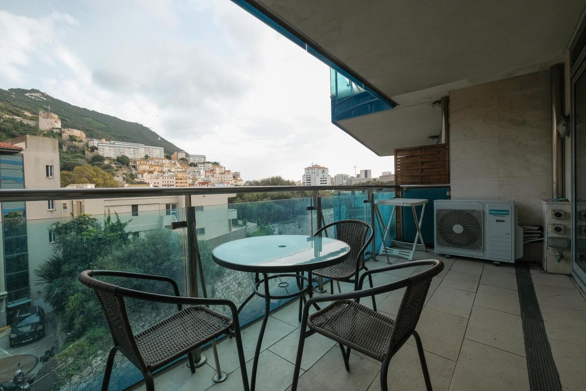 Ocean Village 2 Bedroom Apartment Gibraltar Ngoại thất bức ảnh