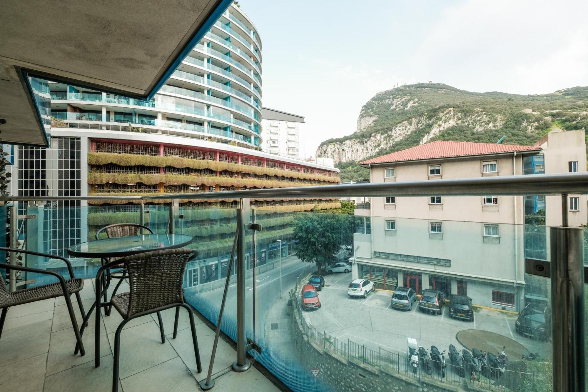 Ocean Village 2 Bedroom Apartment Gibraltar Ngoại thất bức ảnh